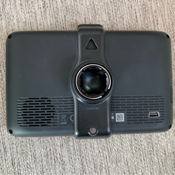 Garmin Nuvi 2405 Series Navigation System - Picture 5 of 10